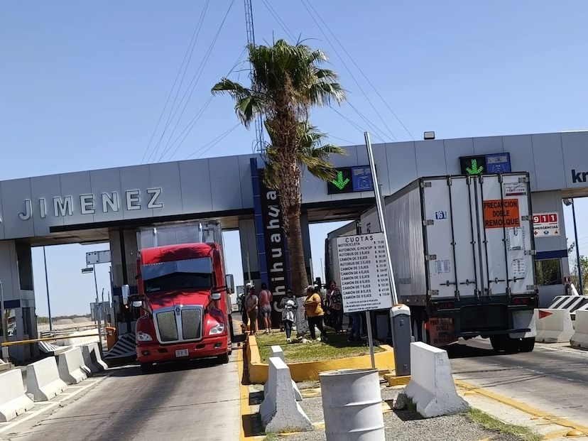 Detienen tráiler por evadir peaje en Chihuahua
