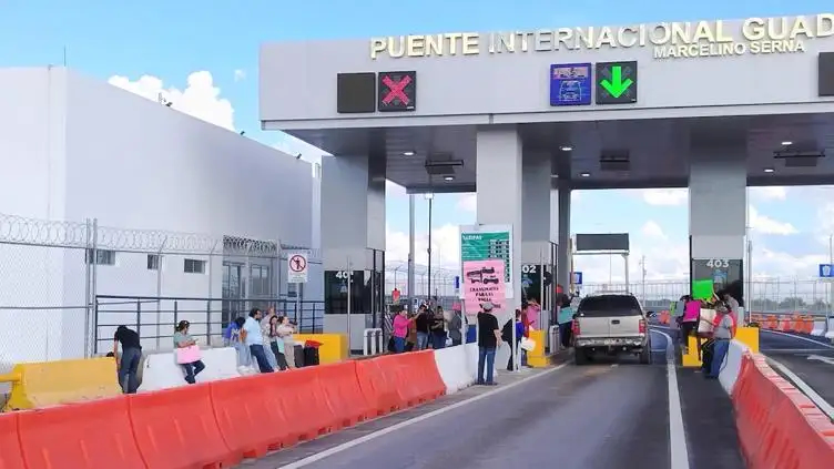 Toman caseta de Tornillo para exigir transporte en el Valle de Juárez