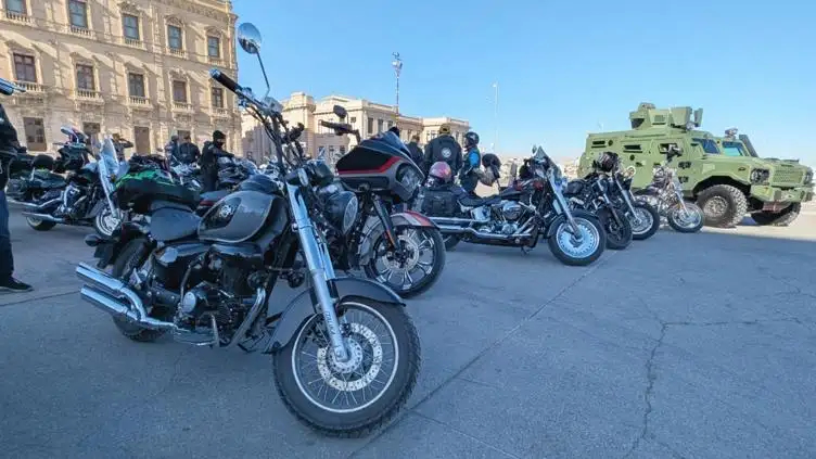 Motociclistas celebran mes militar en Chihuahua