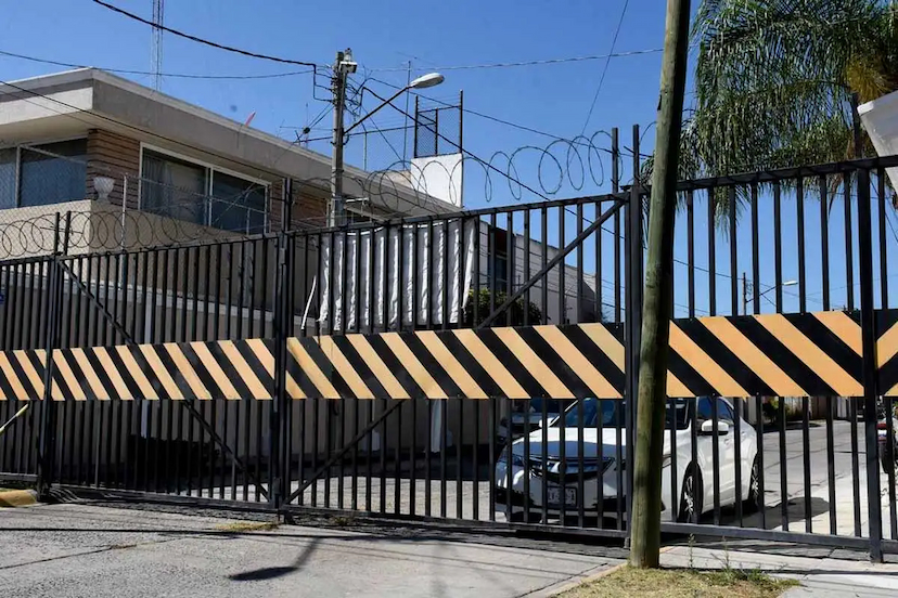 Aumento de calles cerradas complica emergencias en Chihuahua