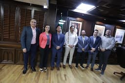 Se reúne el Presidente Pérez Cuéllar con directivos de Fibra Upsite