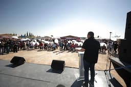 Reitera cruz Pérez Cuéllar apoyo a vecinos de Héroes de la Revolución en Cruzada por Juárez