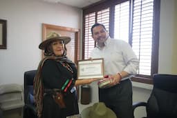 Reconoce el Presidente Pérez Cuéllar aporte histórico de familiares revolucionarios