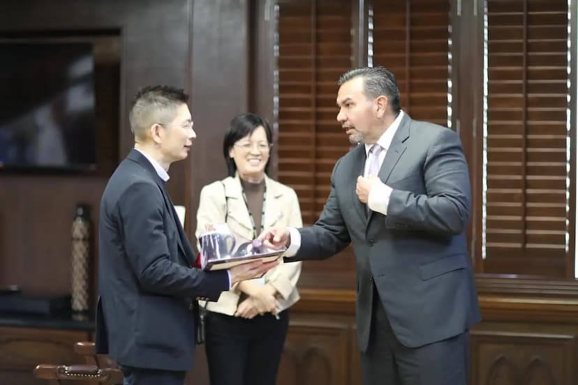 Reconoce Pegatron México apoyo del Presidente municipal Cruz Pérez Cuéllar en mejoras para sus trabajadores