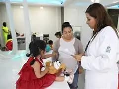 Familia interpone amparo para asegurar tratamiento de niña con cáncer