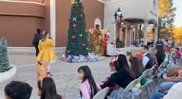 Galeana celebra encendido del árbol navideño