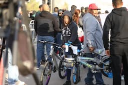 Entregan Presidente Cruz Pérez Cuéllar y Santa Bombero juguetes a niños juarenses