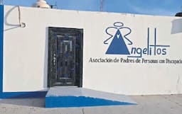 Promueven moño azul para proteger a personas con autismo