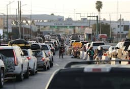 Largas filas en cruces Juárez-El Paso
