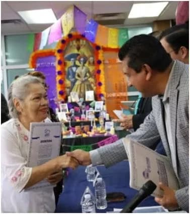 Entregan escrituras a 221 familias en Chihuahua