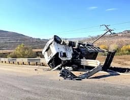 Tráiler causa caos y apagón en Chihuahua