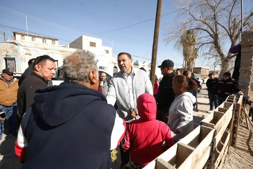 Alcalde Cruz Pérez Cuéllar despide el año visitando a familias juarenses