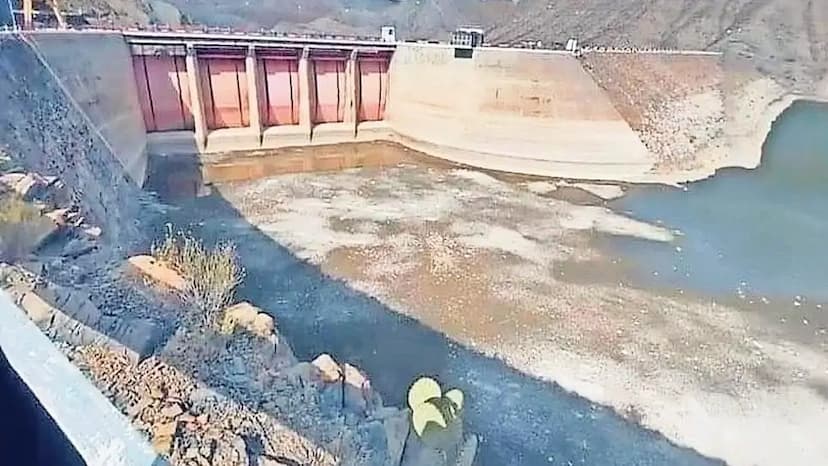 Tensión en Chihuahua por extracción de agua de presa