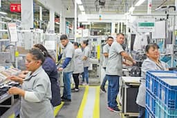 Servicios impulsan el empleo en Juárez mientras maquiladoras titubean