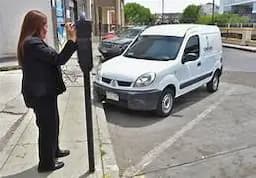 Problemas de estacionamiento afectan ingresos sociales en Parral