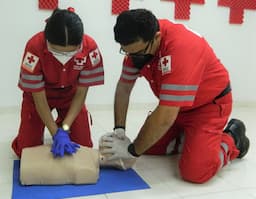 Capacitación en primeros auxilios refuerza seguridad de Ojinaga