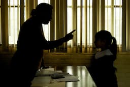 Endurece SEP requisitos a maestros con antecedentes de violencia