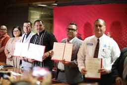 Firma Cruz Pérez Cuéllar convenio entre Gobierno Municipal y Tecnológico Nacional de México campus Juárez
