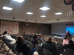 Logros contra la violencia: mujeres avanzan en educación y empoderamiento económico