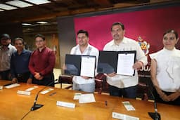 Firma Cruz Pérez Cuéllar convenio con Ahumada y Guadalupe sobre transferencia de tecnología agrícola