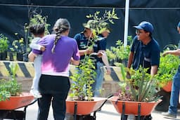 Manuel Benavides florece: Donación de árboles reaviva el entorno