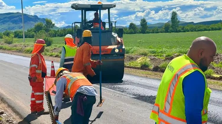 Avanza la rehabilitación de la vital carretera Meoqui–Rosales