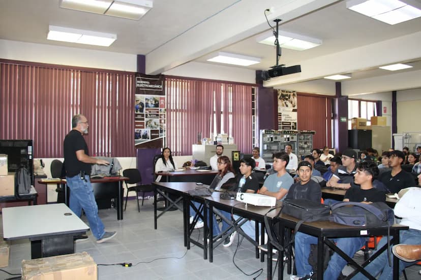 Tec de NCG mejora formación con tecnología industrial