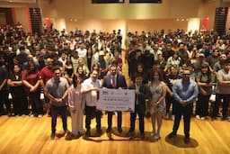 Entrega alcalde a jóvenes Becas de Acceso a la Universidad