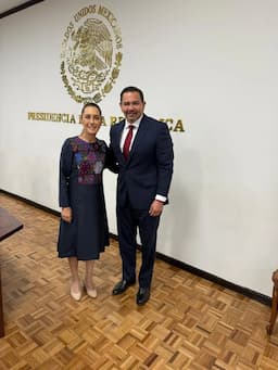 Acompaña Cruz Pérez Cuéllar a presidenta Claudia Sheinbaum en mesa de seguridad