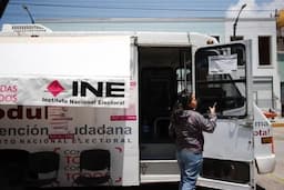 INE lleva módulo móvil a La Cruz para trámites electorales