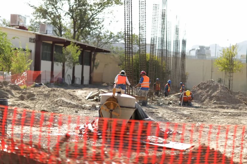 Constatan avance de obra del Centro de Estudios de Bachillerato