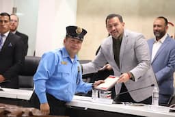 Reconoce Cruz Pérez Cuéllar "Mérito en el Servicio Público para Empleados al Servicio del Municipio de Juárez, edición 2025”