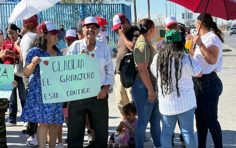 Juarenses esperan a Sheinbaum en aeropuerto