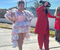 Al ritmo de banda y bailes pachucos esperan a Sheinbaum