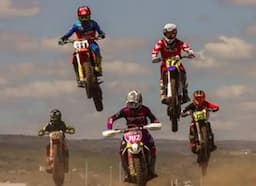 Motocross inicia temporada en Delicias con gran afluencia