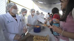 UACH y Cáritas combaten desperdicio con 'Disco Sopa'