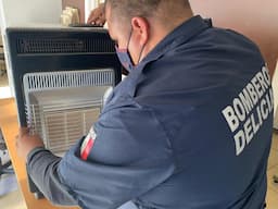 Bomberos Delicias inspeccionan calentones gratis