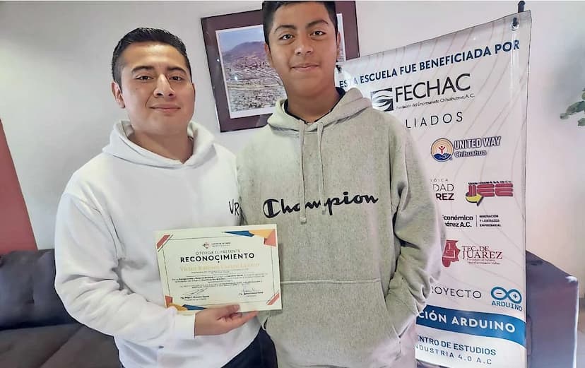 240 jóvenes juarenses certificados en tecnología Arduino
