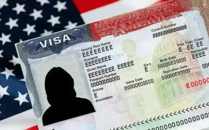 EU cancela visas de inmigrante a 75 países
