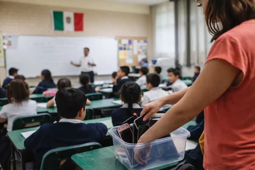 Descartan prohibir celulares en escuelas; impulsan enseñanza de inteligencia artificial y seguridad digital
