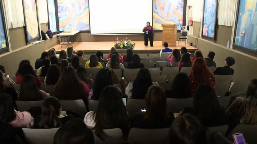 Ichmujer recibe capacitación en salud mental