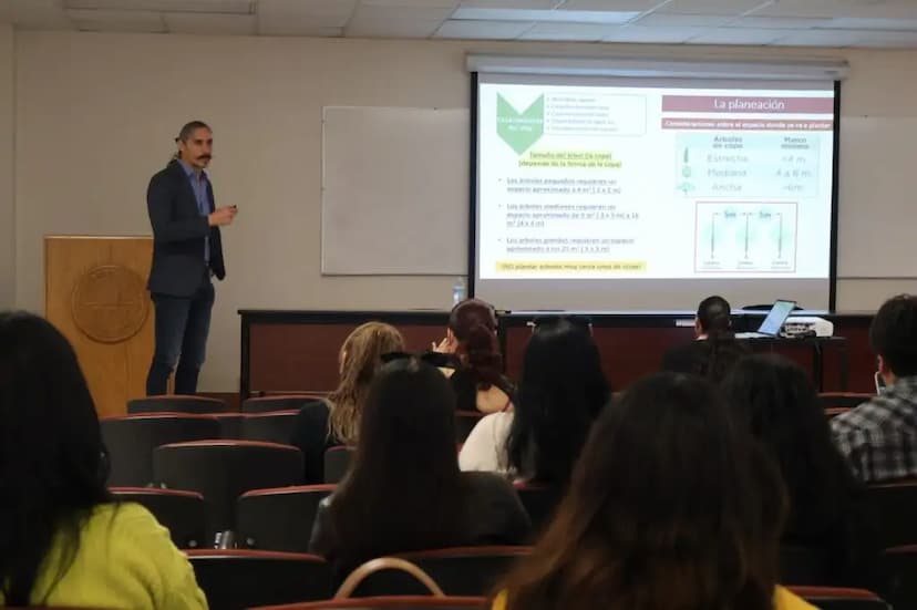 Capacitan a escuelas juarenses en forestación urbana