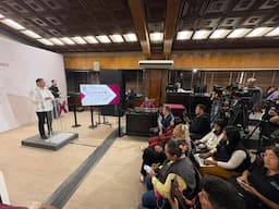 "No pueden ser funcionarios y hacer campaña a la vez", llama Sheinbaum a respetar tiempos electorales