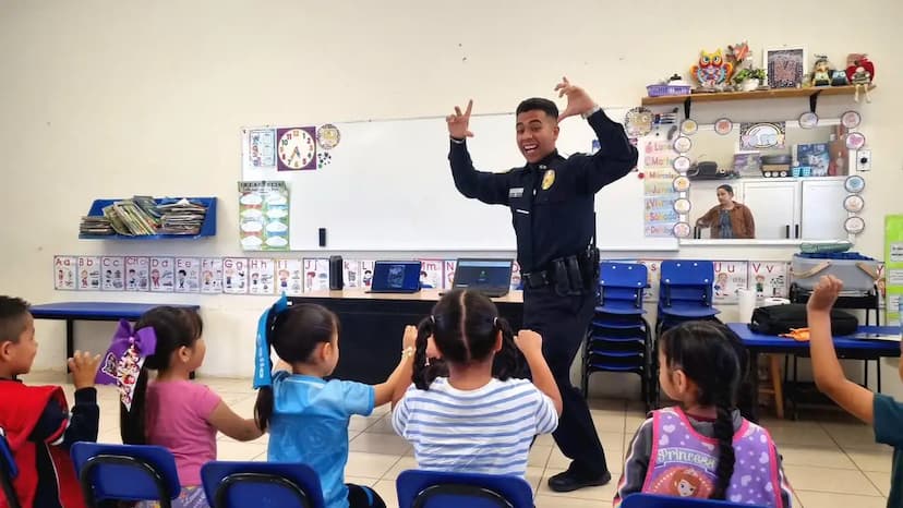 Capacitan a menores juarenses para uso del 9-1-1