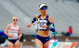 Chihuahuense rompe récord en caminata en Filadelfia