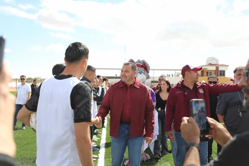 Presidente reconoce a trabajadores durante entrega de obras del Presupuesto Participativo