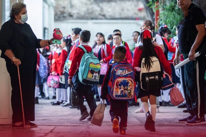 Revisan calendario escolar en Chihuahua por calor y Mundial