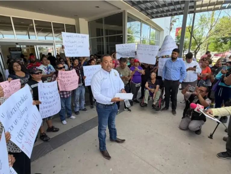 Protestan por transporte en Valle de Juárez; acusan politización