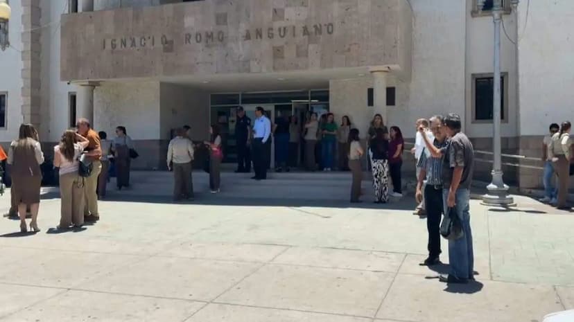 Evacúan Presidencia de Cuauhtémoc por fuga de gas
