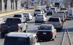 Solicitan liberar placas para vehículos regularizados